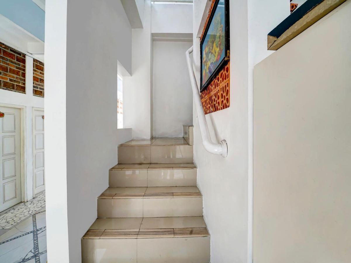 Super Oyo 91173 Guesthouse King Puntodewo Pakualaman Kültér fotó